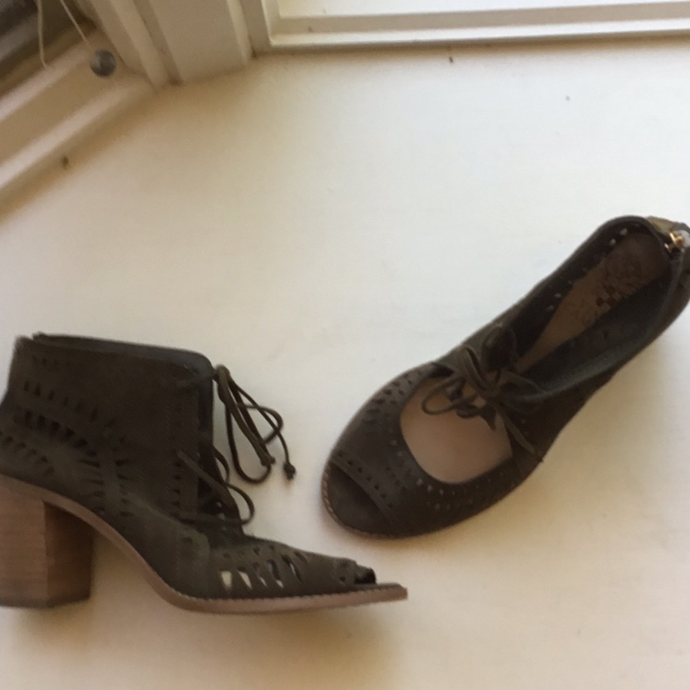 Vince Camuto green shade back zip booties